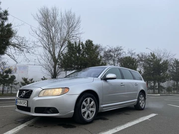 Авто Volvo V70 2013 № 7982507