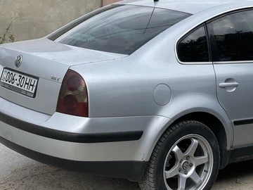 Авто Volkswagen Passat Sedan 2003 № 7982541