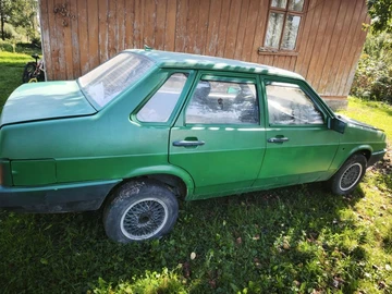 Авто ВАЗ 21099 1992 № 7982639