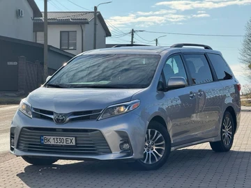 Авто Toyota Sienna 2019 № 7982833