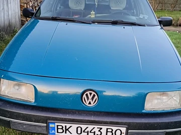 Авто Volkswagen Passat Sedan 1992 № 7983016