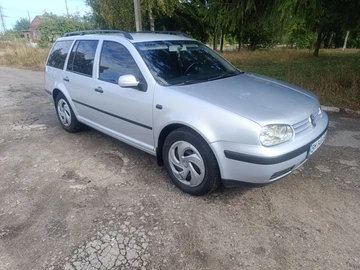 Авто Volkswagen Golf 2000 № 7983065
