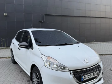 Авто Peugeot 208 2012 № 7983332