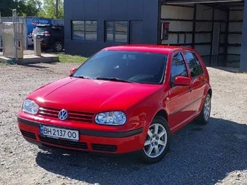 Авто Volkswagen Golf 2000 № 7983344