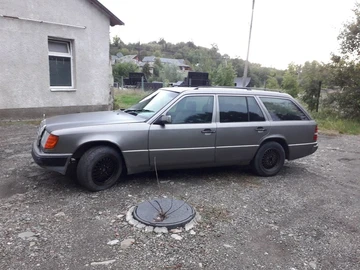 Авто Mercedes 220 1993 № 7984051