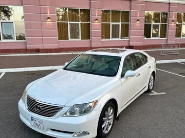 Авто Lexus Ls Серія 2008 № 7984136