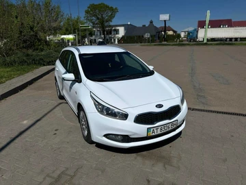 Авто KIA Cee X27 D 2013 № 7984575