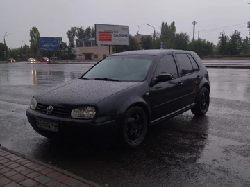 Авто Volkswagen Golf 1998 № 7984839