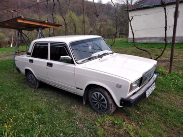 Авто ВАЗ 2107 1985 № 7985196