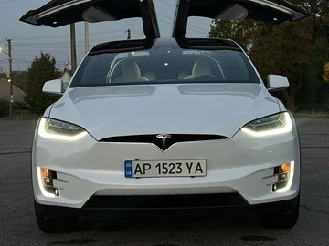 Авто Tesla Model X 2019 № 7985448