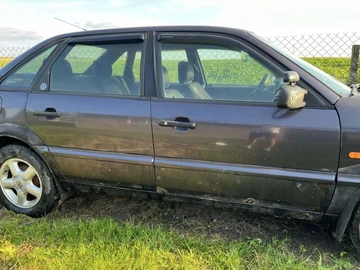 Авто Volkswagen Passat Sedan 1995 № 7985806