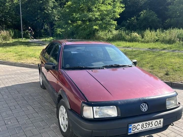 Авто Volkswagen Passat Sedan 1990 № 7986090