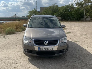 Авто Volkswagen Touran 2009 № 7986321