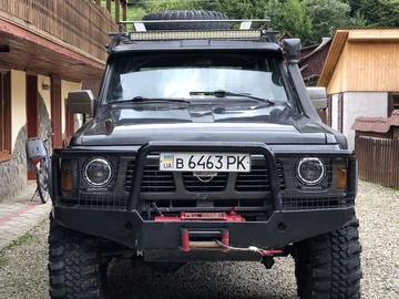 Авто Nissan Patrol 1990 № 7986445