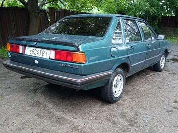 Авто Volkswagen Passat Sedan 1989 № 7986514