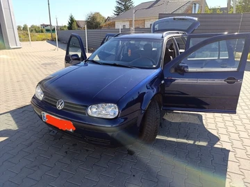 Авто Volkswagen Golf 2000 № 7988167