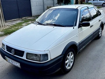 Авто Volkswagen Passat Sedan 1988 № 7988175