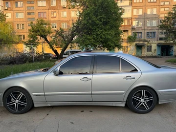 Авто Mercedes E Серия 2000 № 7988331