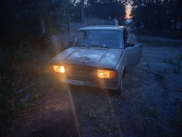 Авто ВАЗ 2105 1993 № 7988339