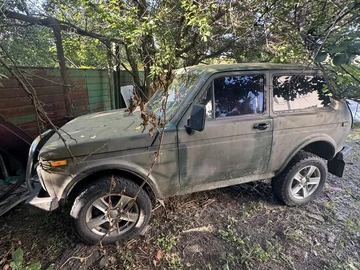 Авто ВАЗ 2121 1997 № 7988340