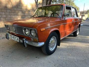 Авто ВАЗ 2103 1976 № 7988946