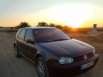Авто Volkswagen Golf 1999 № 7989099
