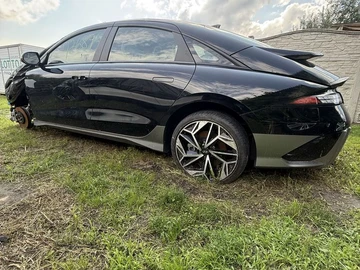 Авто Hyundai Ioniq 2023 № 7989627