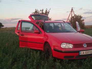 Авто Volkswagen Golf 2004 № 7989725