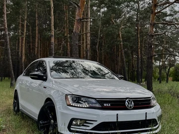 Авто Volkswagen Jetta 2015 № 7990369