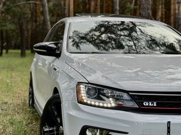 Авто Volkswagen Jetta 2015 № 7990373