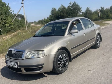 Авто Skoda Superb 2004 № 7990997