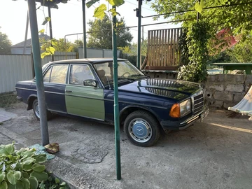 Авто Mercedes W123 1984 № 7991649