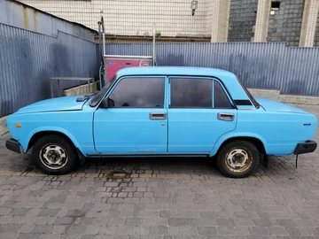 Авто ВАЗ 2107 1992 № 7991656