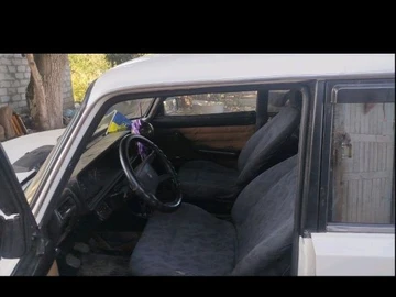 Авто ВАЗ 2107 1980 № 7992921