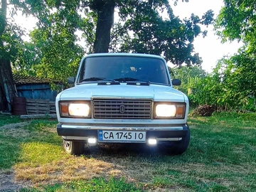 Авто ВАЗ 2107 1983 № 7992922