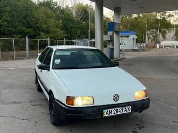 Авто Volkswagen Passat Sedan 1988 № 7993097