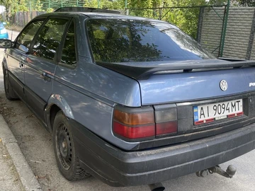 Авто Volkswagen Passat Sedan 1992 № 7993360