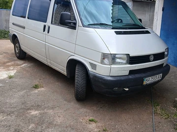 Авто Volkswagen Transporter 2000 № 7993501