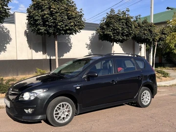 Авто Hyundai I30 2010 № 7993655