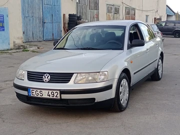 Авто Volkswagen Passat Sedan 2000 № 7993725