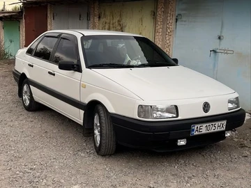 Авто Volkswagen Passat Sedan 1989 № 7994491