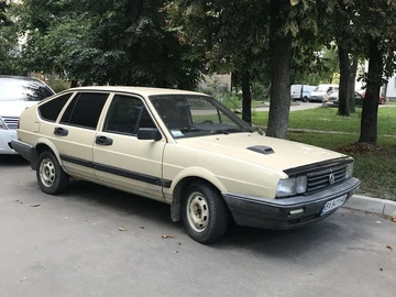 Авто Volkswagen Passat Hatchback 1986 № 7994835