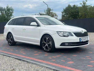 Авто Skoda Superb 2013 № 7995032