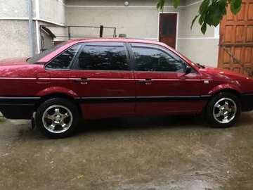 Авто Volkswagen Passat Sedan 1989 № 7995162