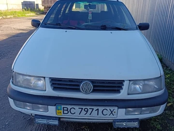 Авто Volkswagen Passat Variant 1994 № 7995279