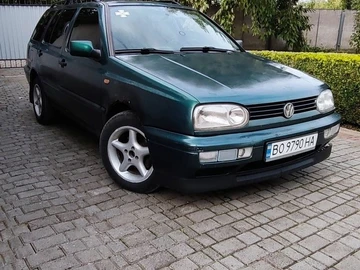 Авто Volkswagen Golf 1997 № 7995483