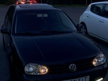 Авто Volkswagen Golf 2000 № 7995882