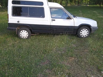 Авто Renault Rapid 1991 № 7996109