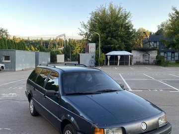 Авто Volkswagen Passat Variant 1991 № 7996354