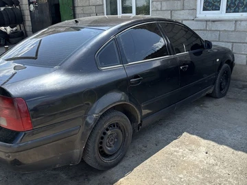 Авто Volkswagen Passat Sedan 1998 № 7996548